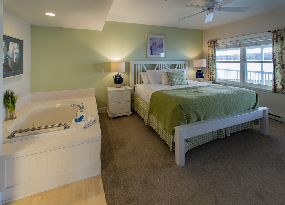 Edgewater Resort - photo 21
