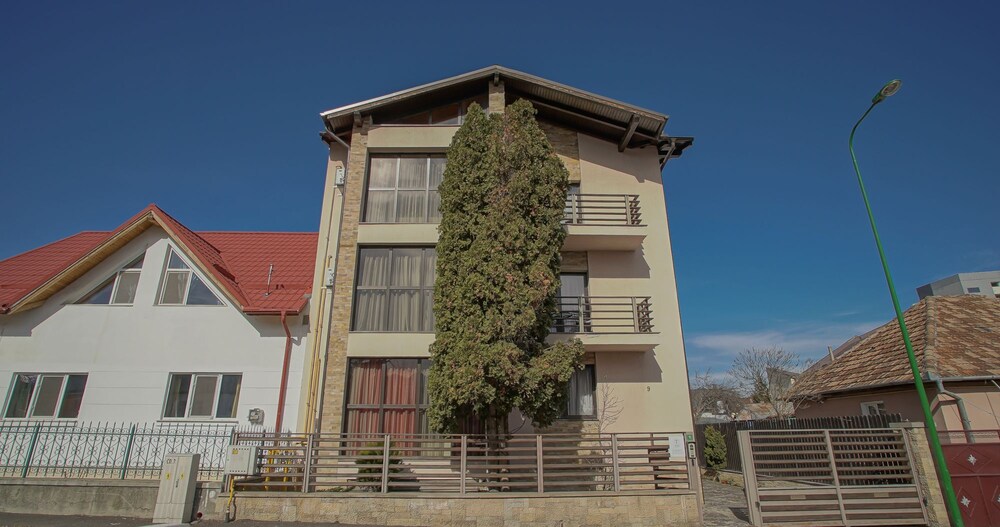 Twins Aparthotel in Brasov, Romania