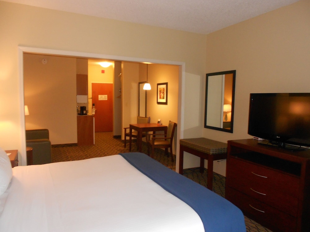 Holiday Inn Express & Suites Lancaster by IHG - photo 8