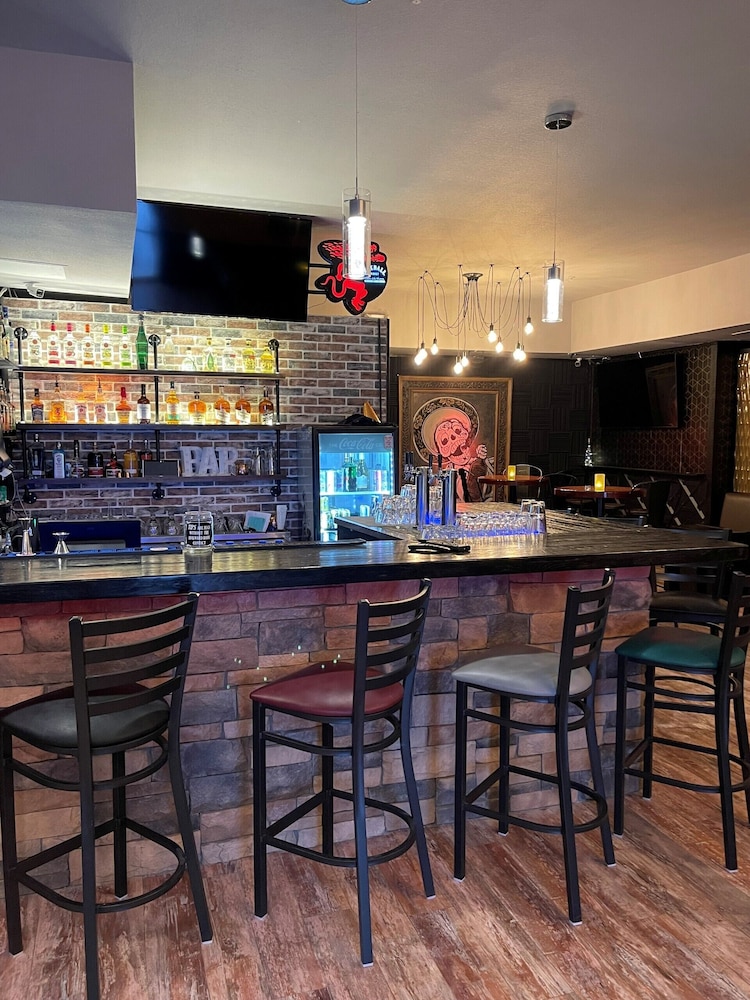Brush inn and Suites - photo 23