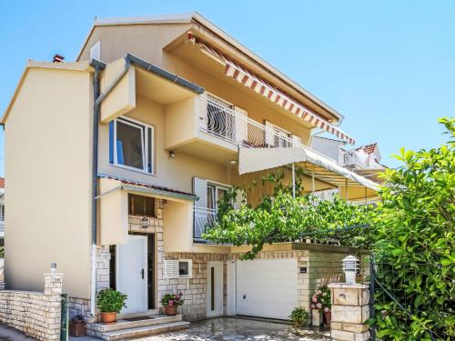 Apartment Nikica 2 by Interhome — 4-Star Luxury Hotel in Brodarica, Croatia