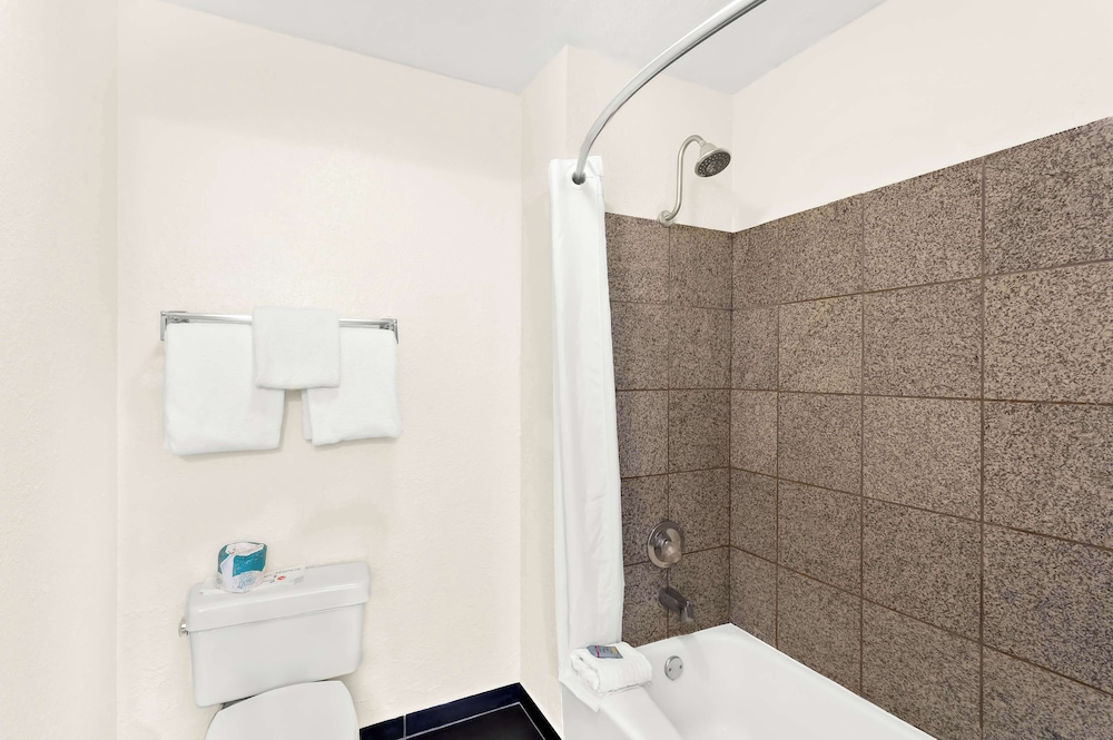 Surestay Plus Hotel by Best Western Susanville - photo 27