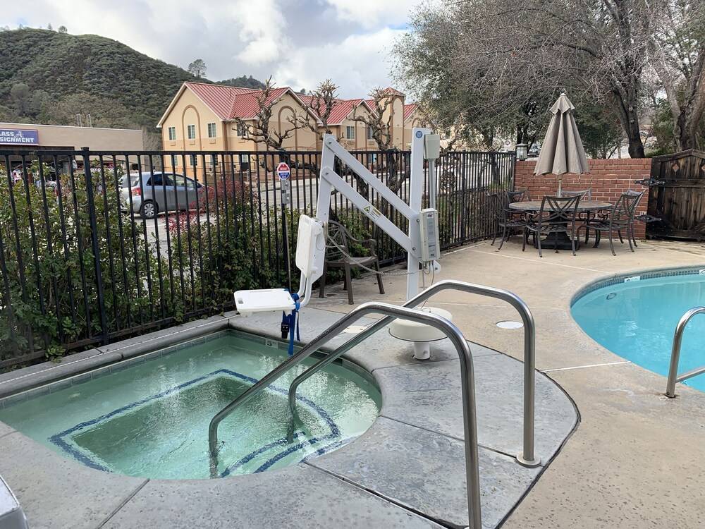 Mariposa Lodge - photo 11
