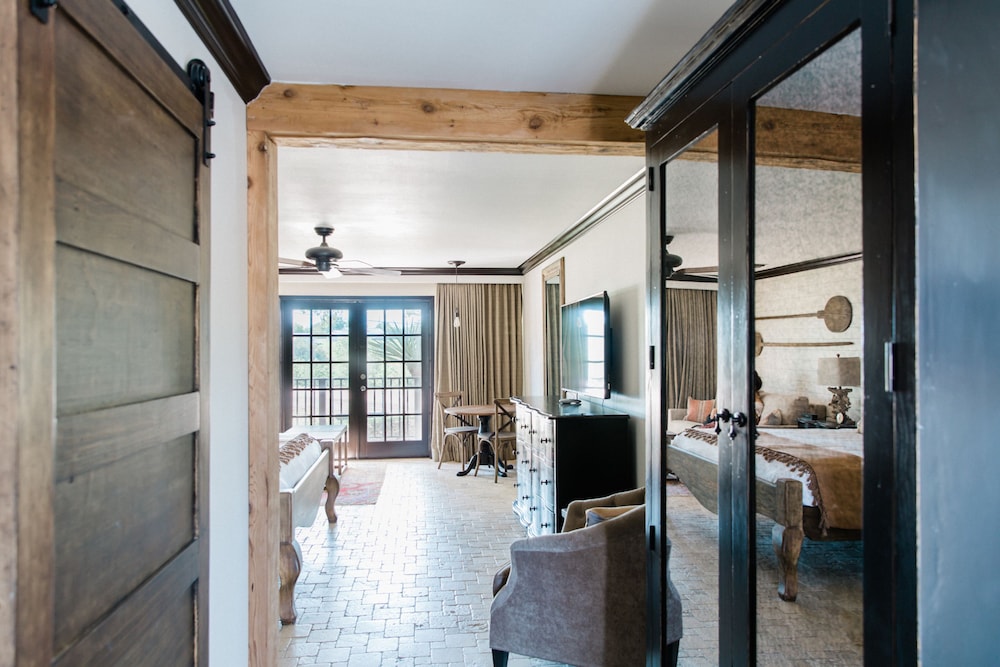 Hillside Boutique Hotel - photo 23