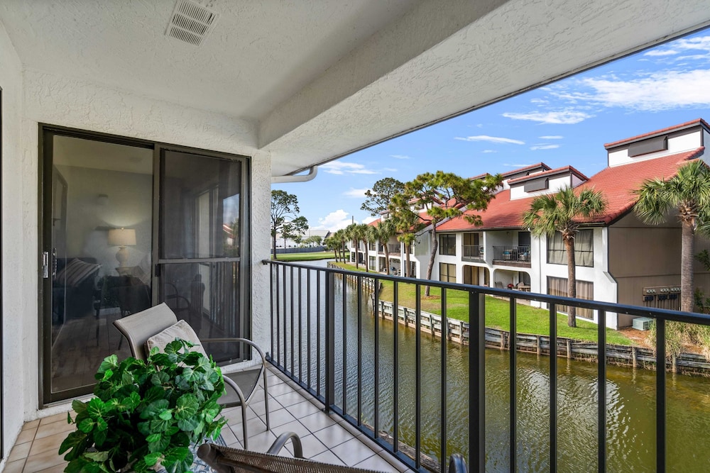 Lazy Lagoon by Avantstay Pool Resort Access - photo 18