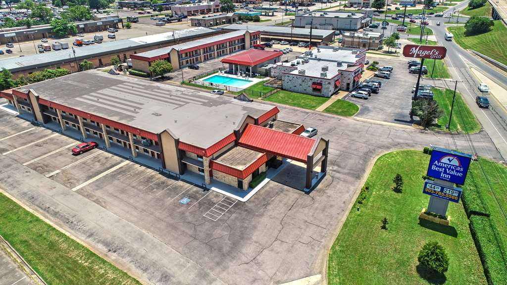 Americas Best Value Inn Paris - photo 3