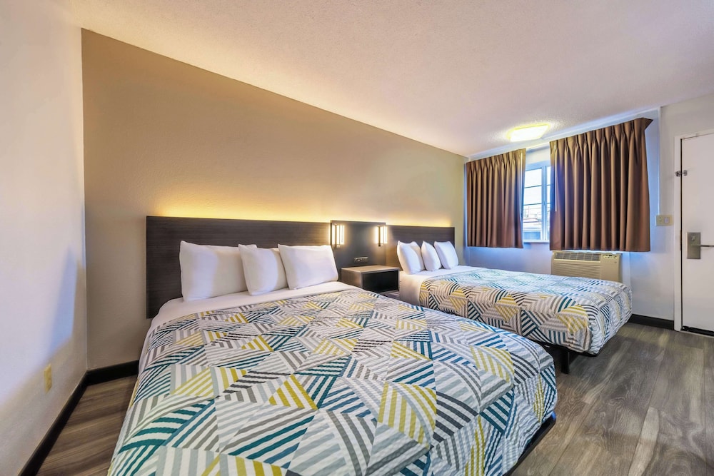 Econo Lodge Portland I 205 - photo 13