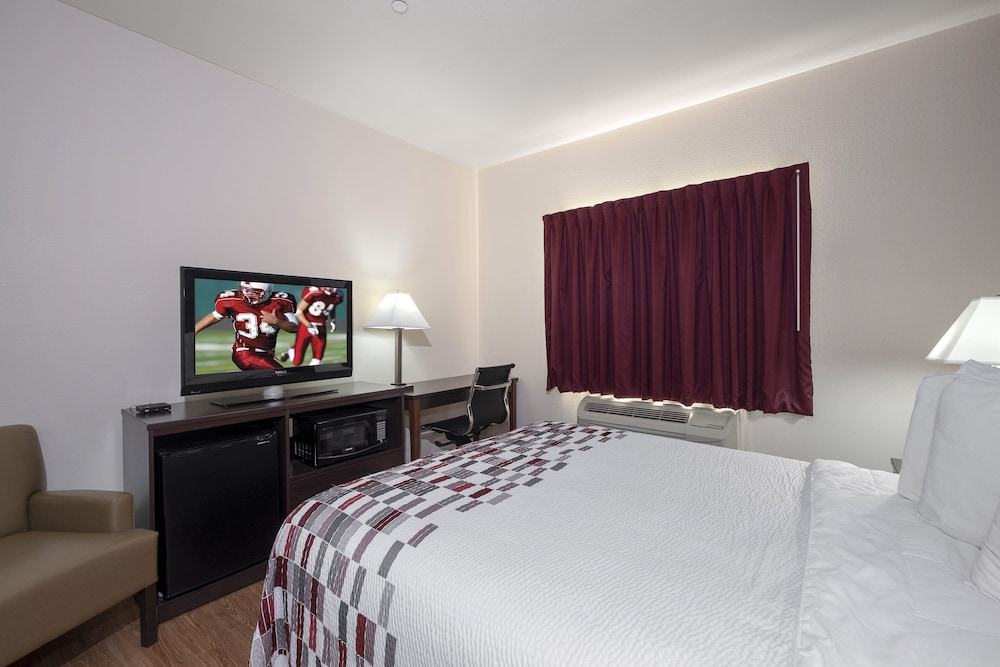 Red Roof Inn Hartselle - photo 9