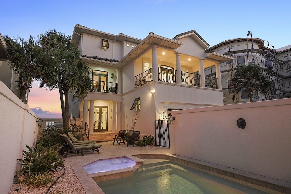 Scenic Highway 98 Home 3464 by RedAwning — 4-Star Luxury Hotel in Destin, United States