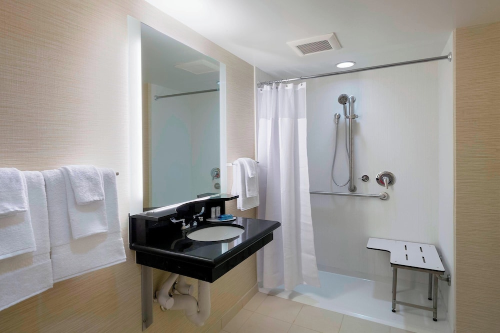 Fairfield Inn & Suites by Marriott Paramus - photo 25