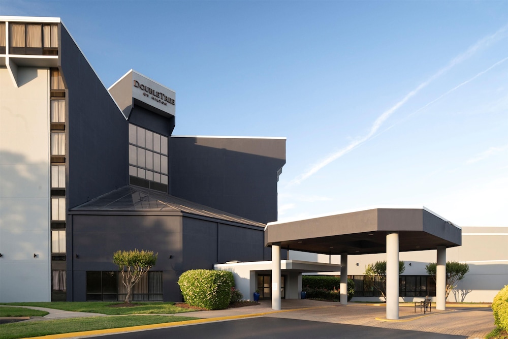 DoubleTree by Hilton Richmond Midlothian - featured photo