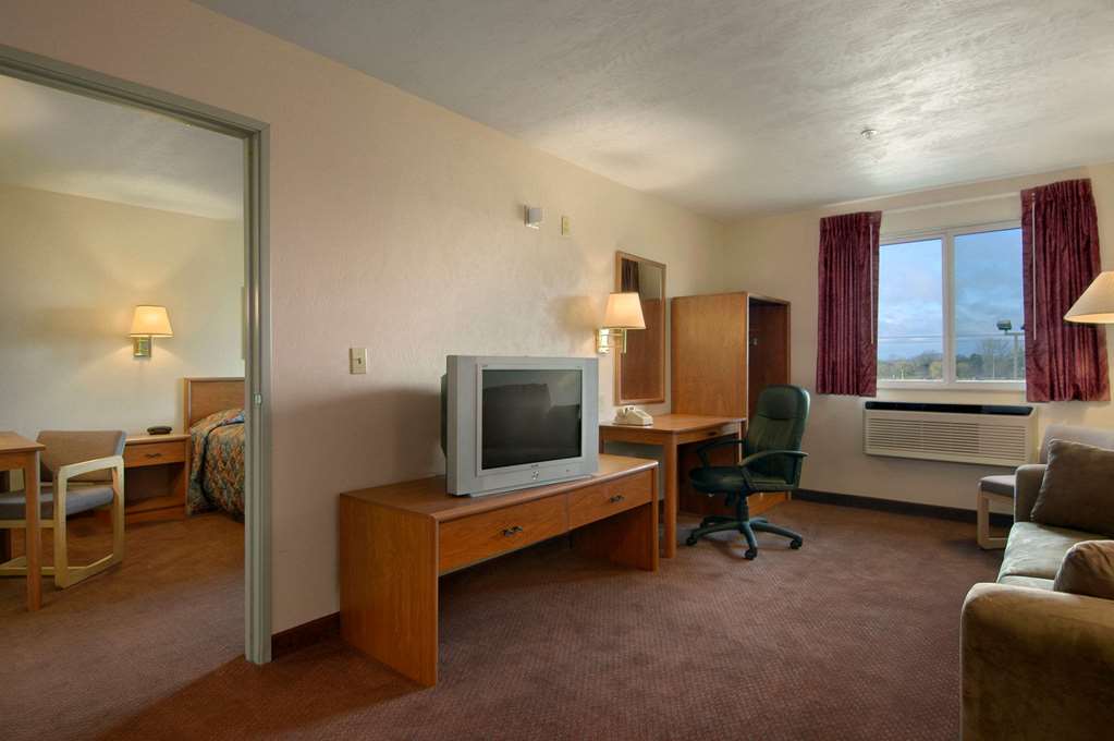 Super 8 by Wyndham Bellingham Airport Ferndale - photo 13