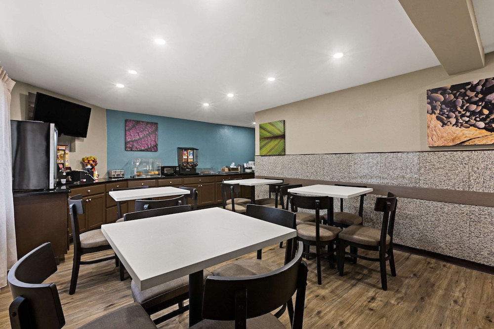 Red Roof Inn Atlanta East Lithonia - photo 25