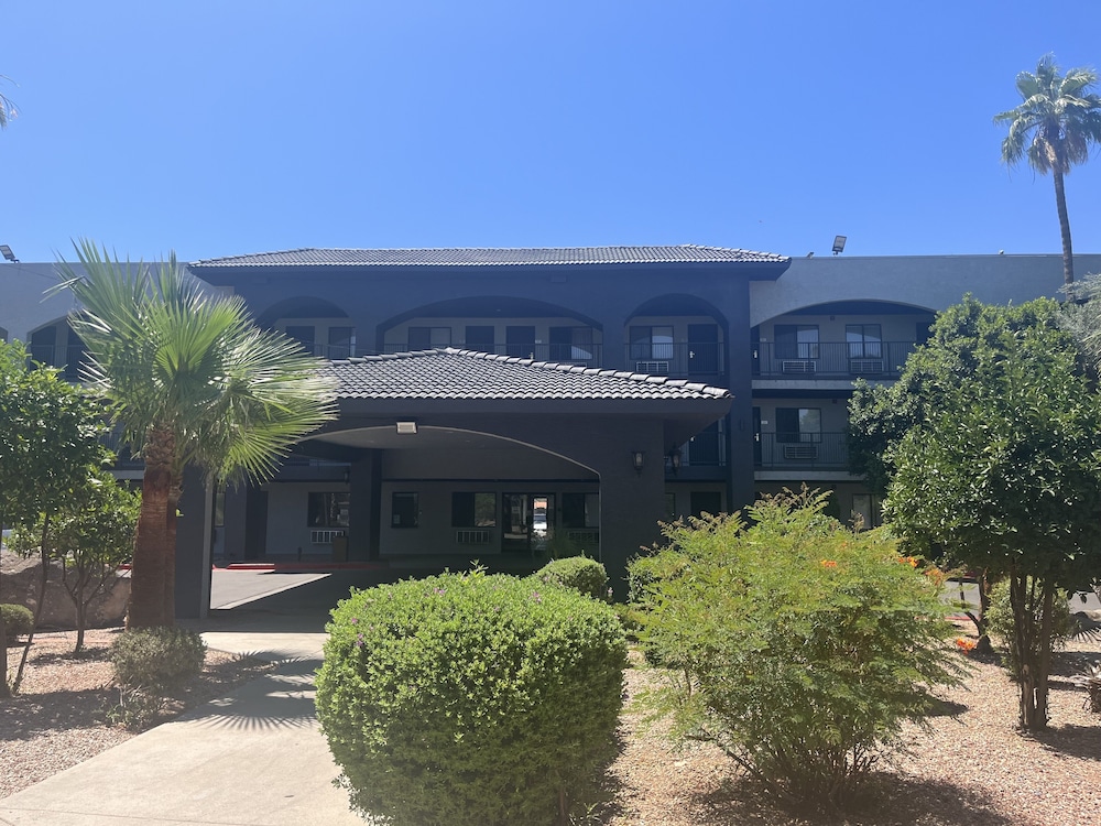 A Victory Inn & Suites Phoenix North pet-friendly hotel Phoenix