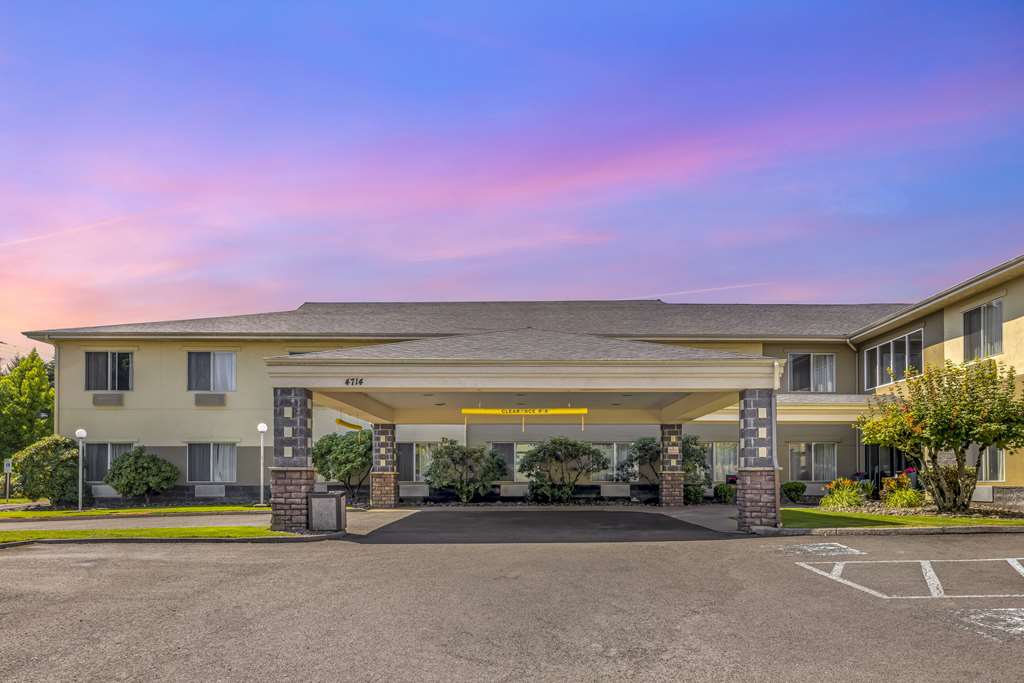 Comfort Suites Near Vancouver Mall - photo 4