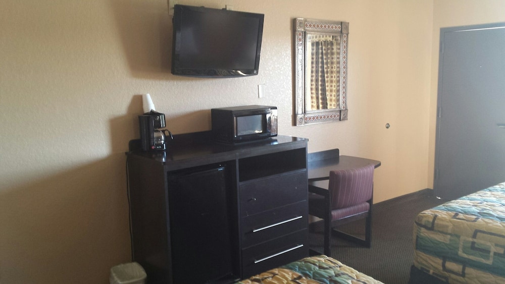 Sona Inn Dilley - photo 18