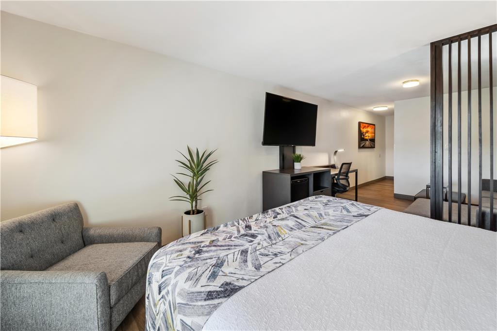 Best Western Plus Hilltop Inn - photo 23