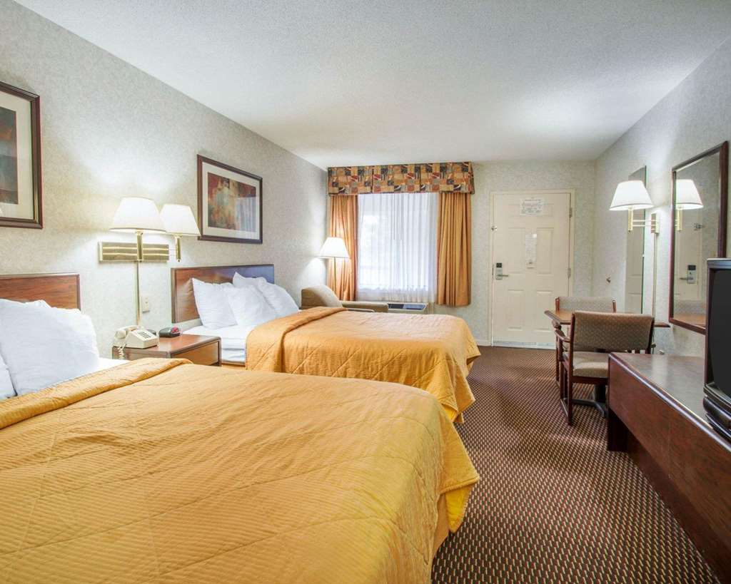 Econo Lodge Troy - photo 14