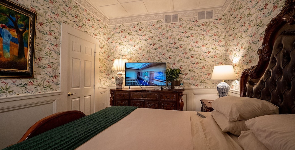 Casablanca Inn on the Bay - photo 7