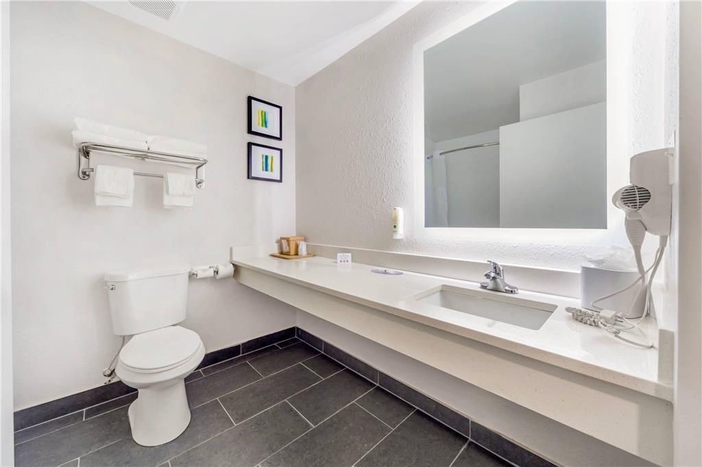Quality Inn & Suites NJ State Capital Area - photo 43