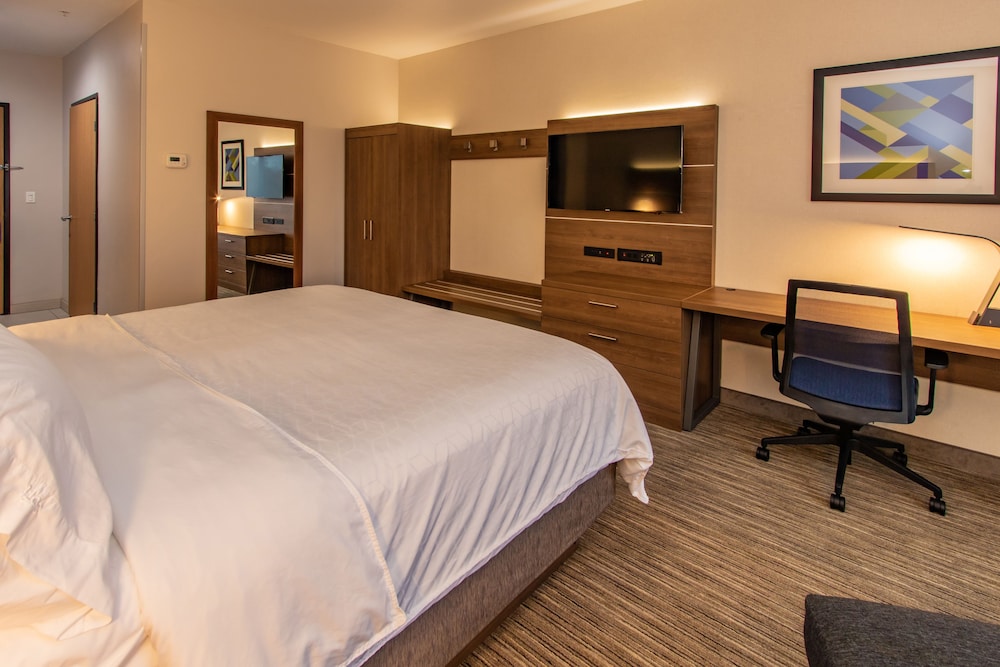 Holiday Inn Express Hotel & Suites Roseville Galleria Area by IHG - photo 53