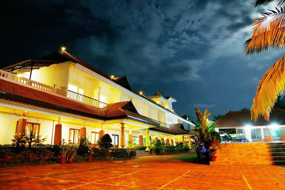 Green Fields Kumarakom — 4-Star Luxury Hotel in Kottayam, India