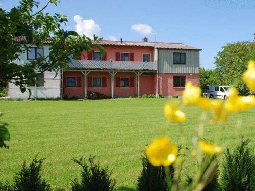 Lug ins Land Wachsenberg — hotel in Neusitz