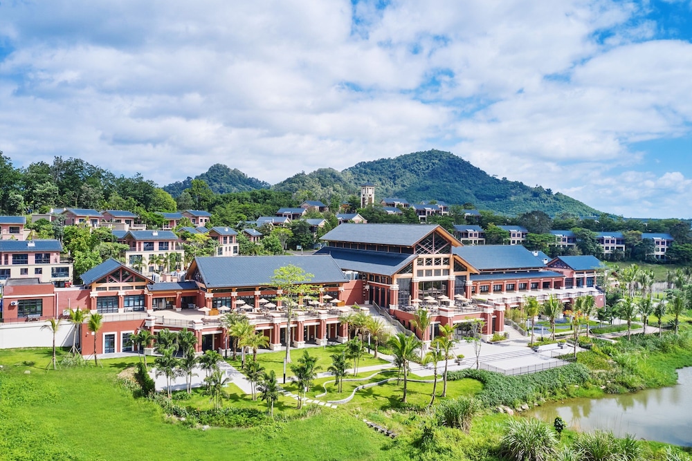 Four Points by Sheraton Hainan Qiongzhong — hotel in Yinggen