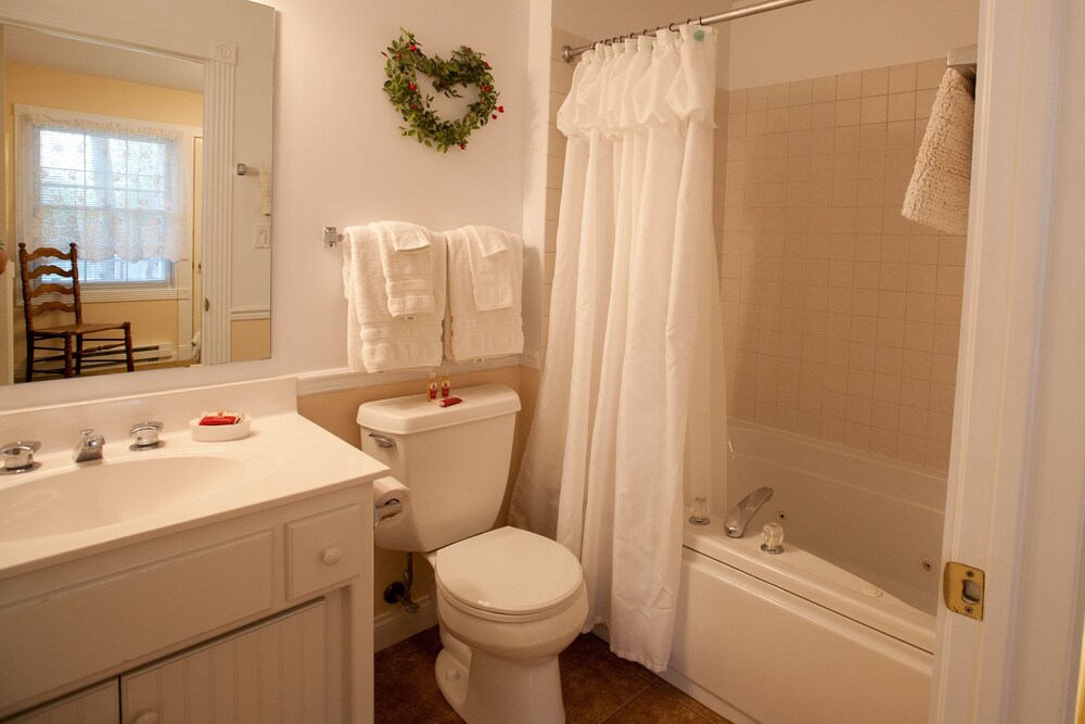 Cedar Court Inn - photo 42