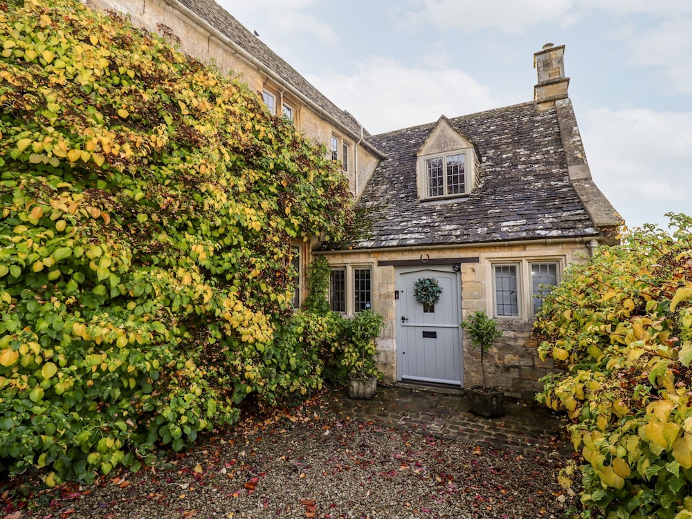 The Small House — 4-Star Luxury Hotel in Cheltenham, United Kingdom