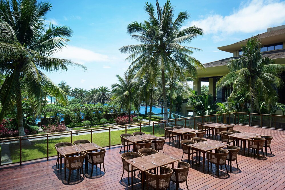 Sheraton Shenzhou Peninsula Resort in Qionghai, People's Republic of China