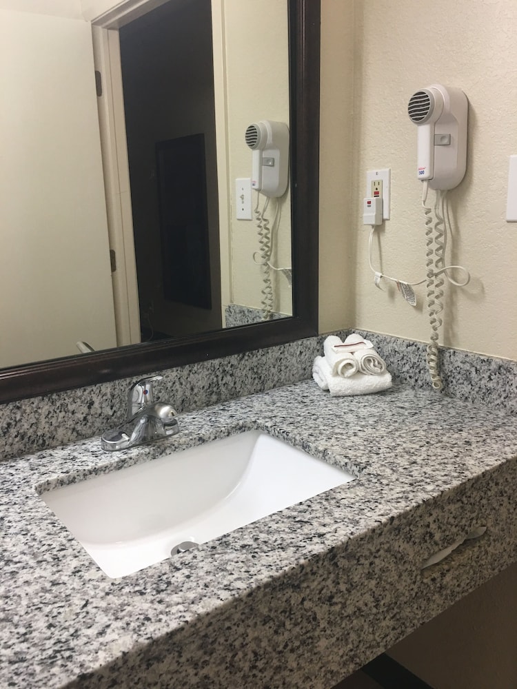 Red Roof Inn Fort Worth Saginaw - photo 29