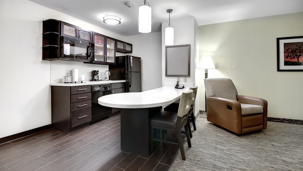 Candlewood Suites Waco by IHG - photo 16