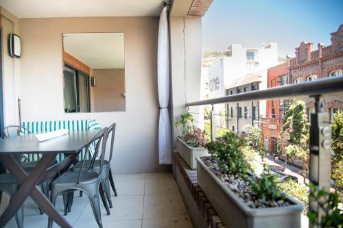 Stylish Apartment with Large Covered Balcony in De Waterkant