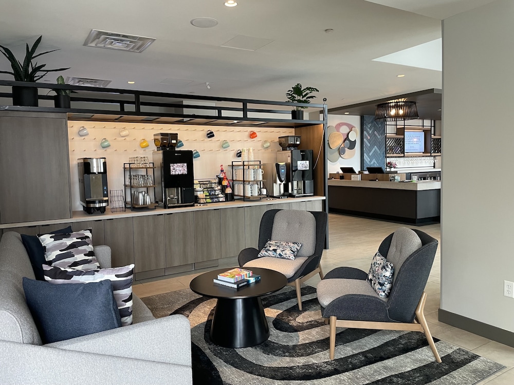 Atwell Suites Austin Airport by IHG - photo 6