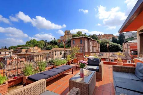 Trastevere Penthouse amazing terrace — 4-Star Luxury Hotel in Rome, Italy