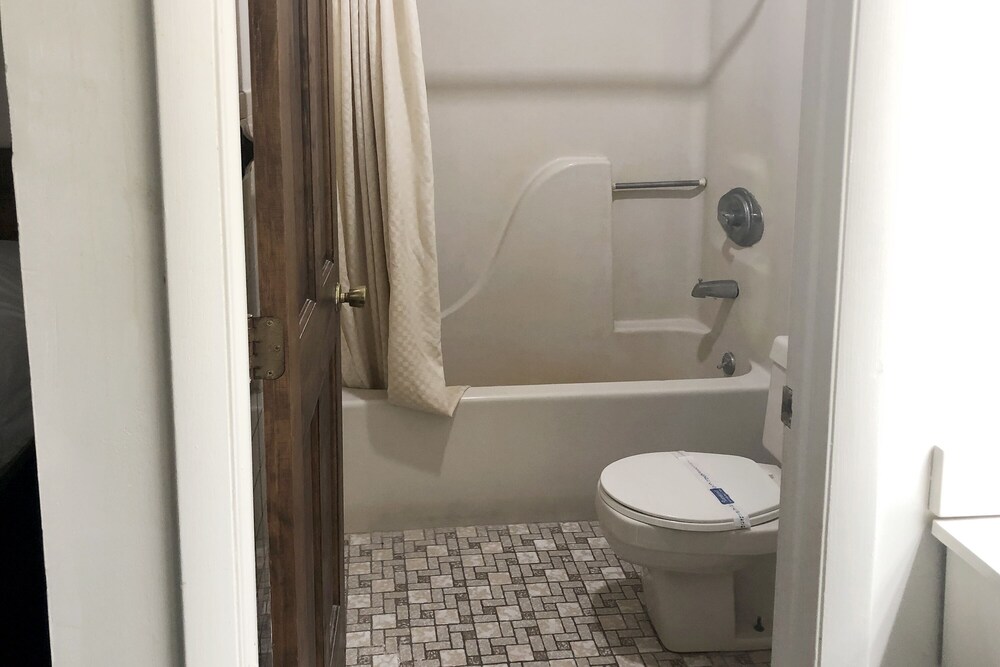 Hotel Coxsackie I 87 North - photo 10