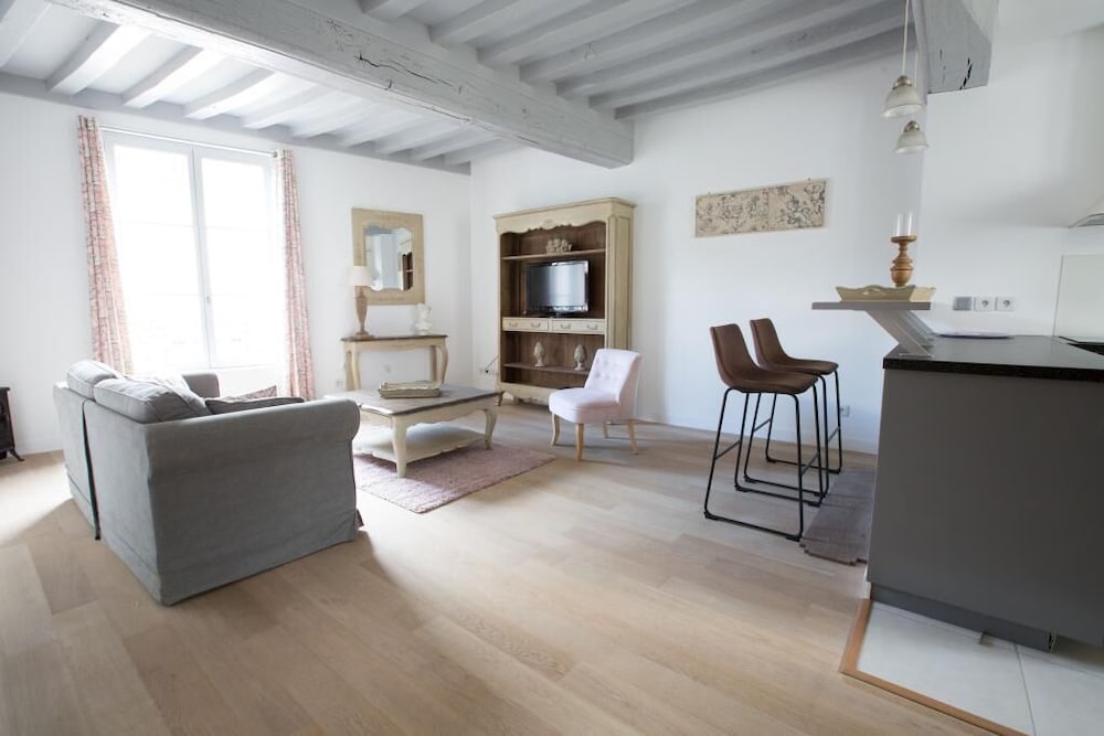 Les Charmots Balcon in Beaune, France