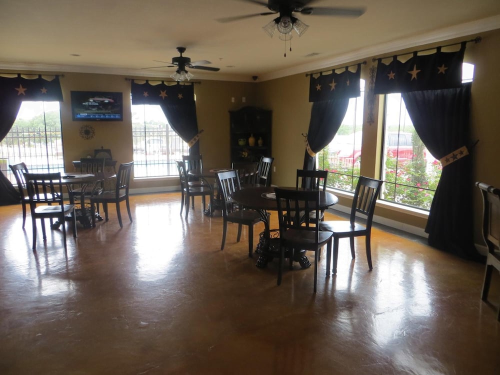 Black Gold Inn - photo 39