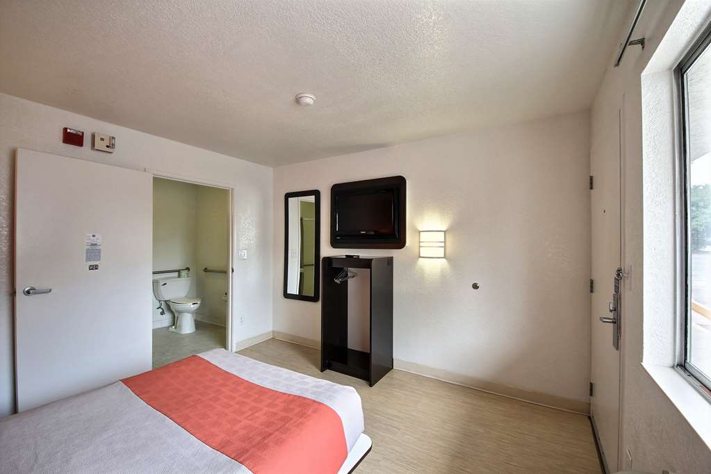 Motel 6 San Marcos TX - photo 11