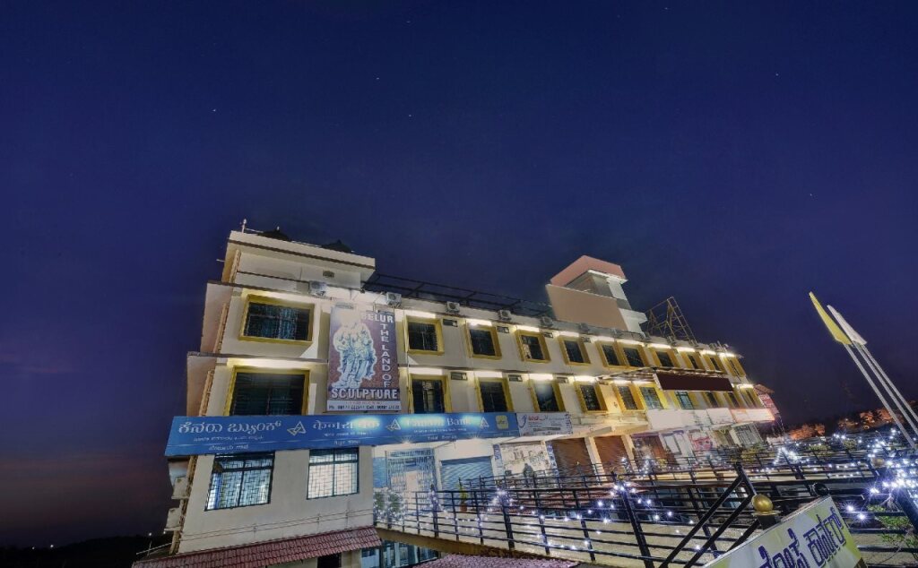 OYO 22861 Hotel Samanvi International — hotel in Belur