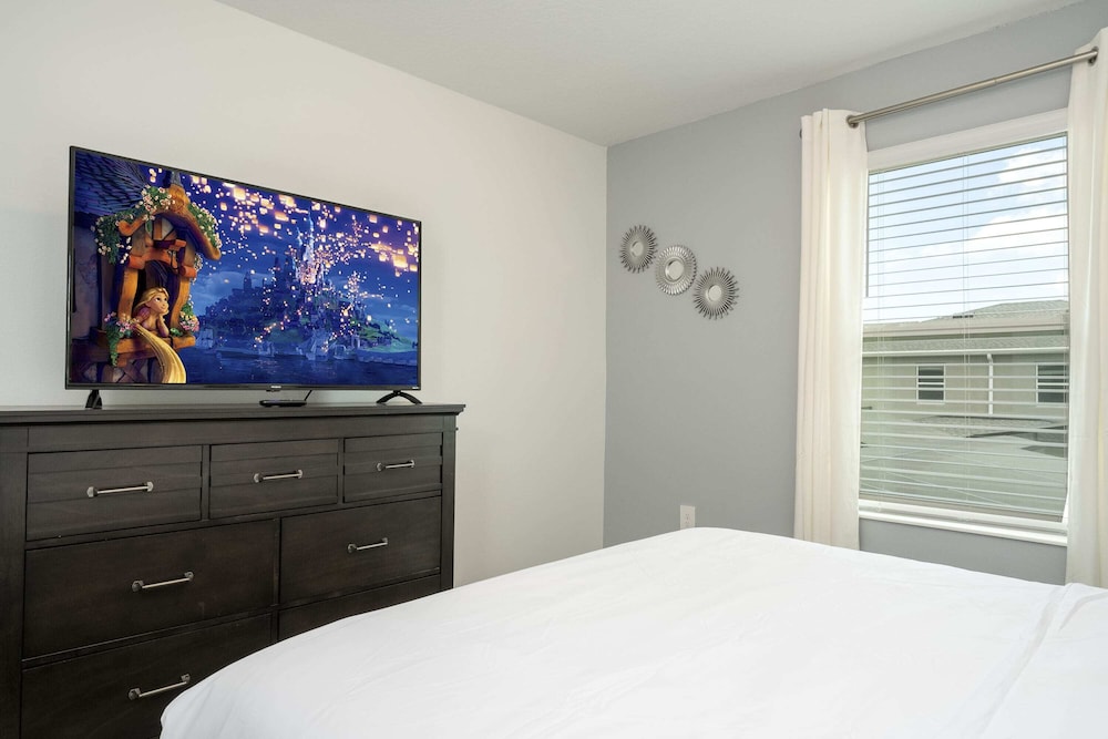 Fantastic 4 Bd W Pool @ Storey Lake Resort 2709 - photo 8