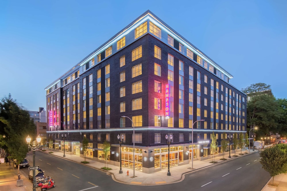 Hampton Inn & Suites Portland Pearl District - photo 49