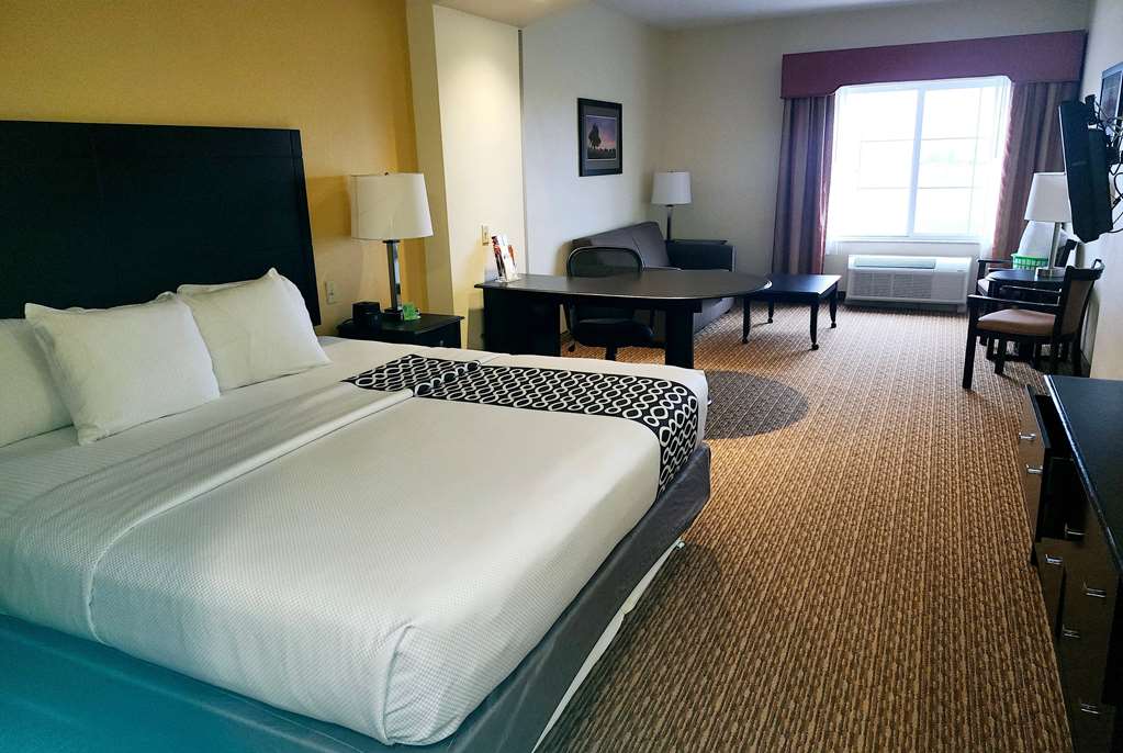 La Quinta Inn & Suites by Wyndham Stillwater University Area - photo 23