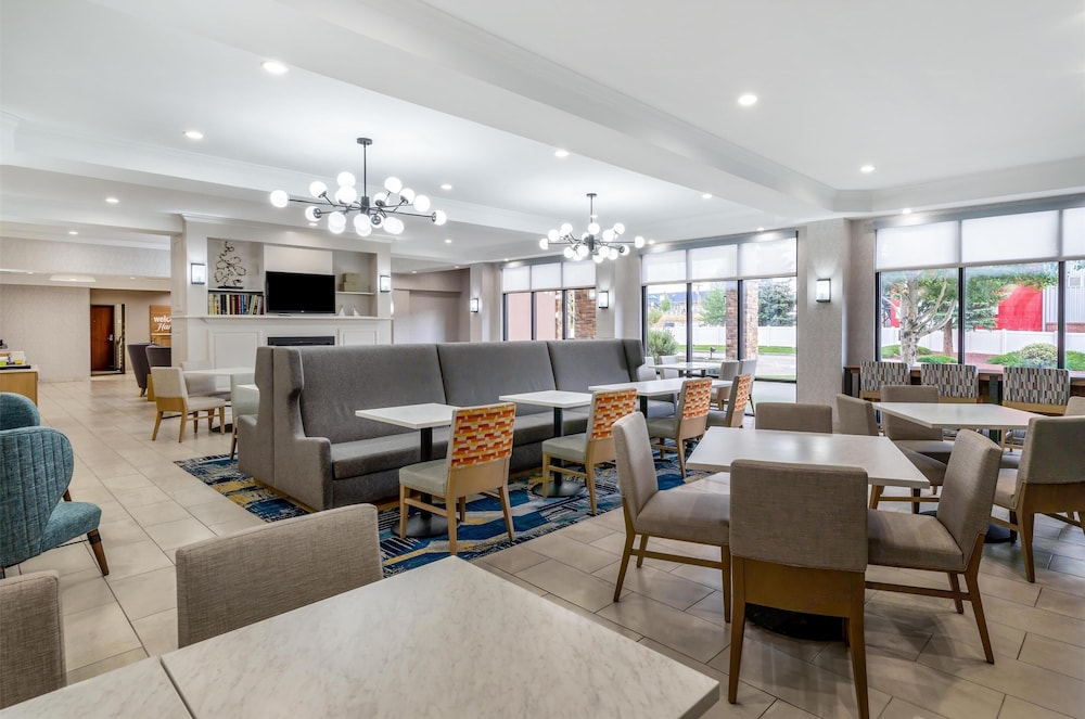 Hampton Inn Laramie - photo 46