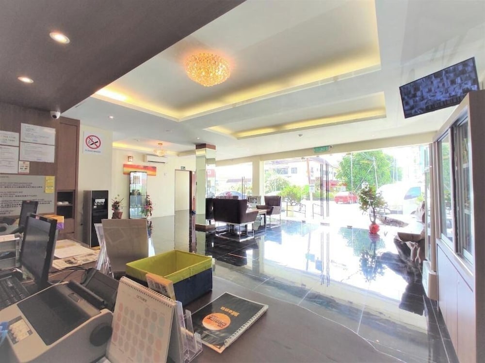 Apple Suites Hotel — Lumut — photo 4