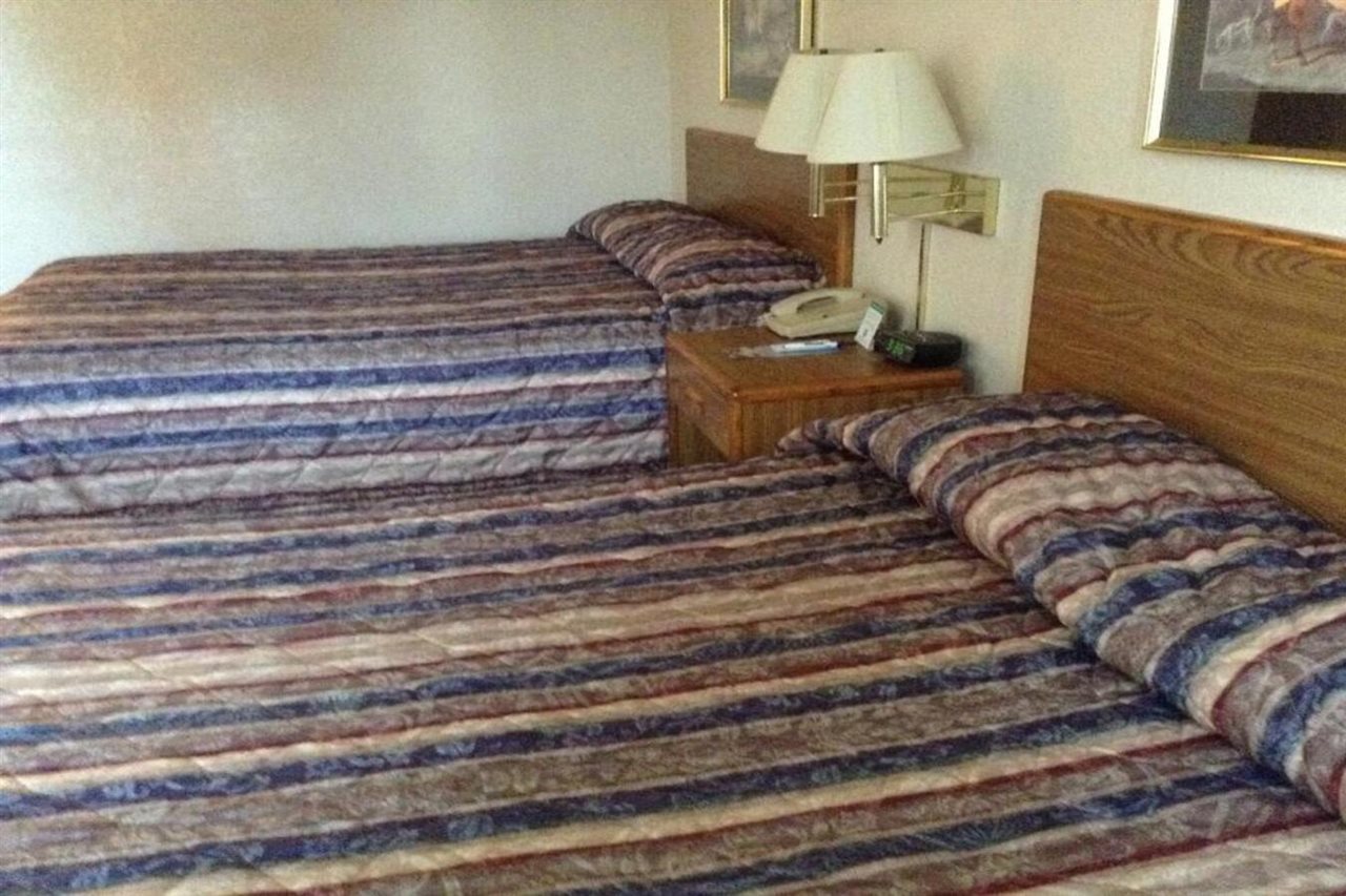 Travelodge by Wyndham Hudsonville - photo 8