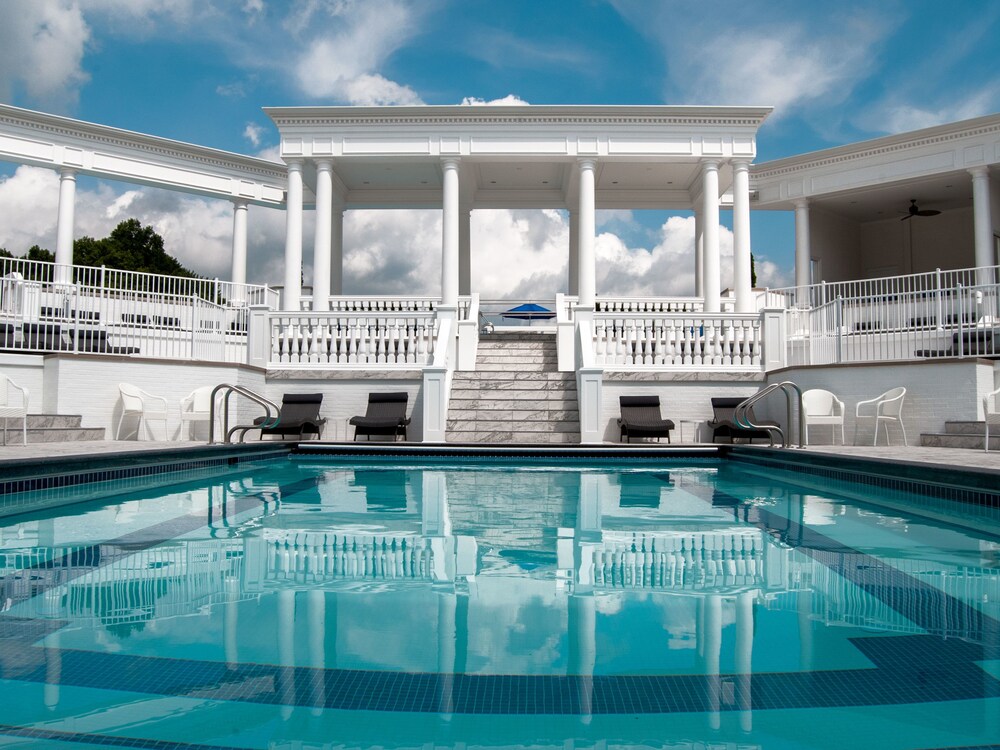 The Grand Resort — Warren
