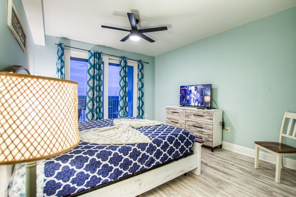 Laketown Wharf Resort by Aneliya's Rentals - photo 119