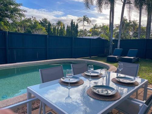 Port Douglas Beach Cottage — 4-Star Luxury Hotel in Port Douglas, Australia